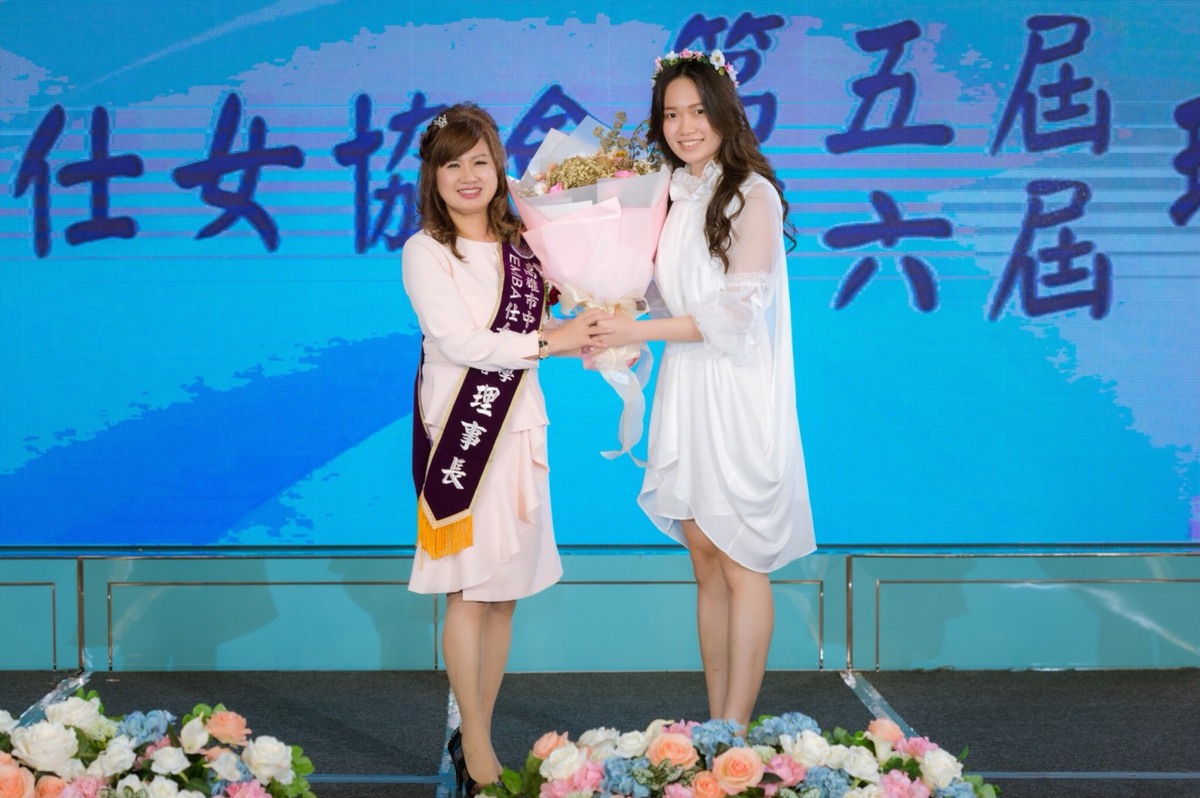<地區校友會>中山EMBA仕女會理事長交接典禮圖片