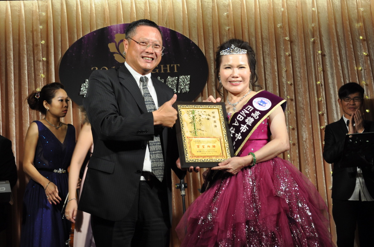<地區校友會動態>姐姐妹妹亮起來 中山EMBA仕女會會長交接典禮圖片