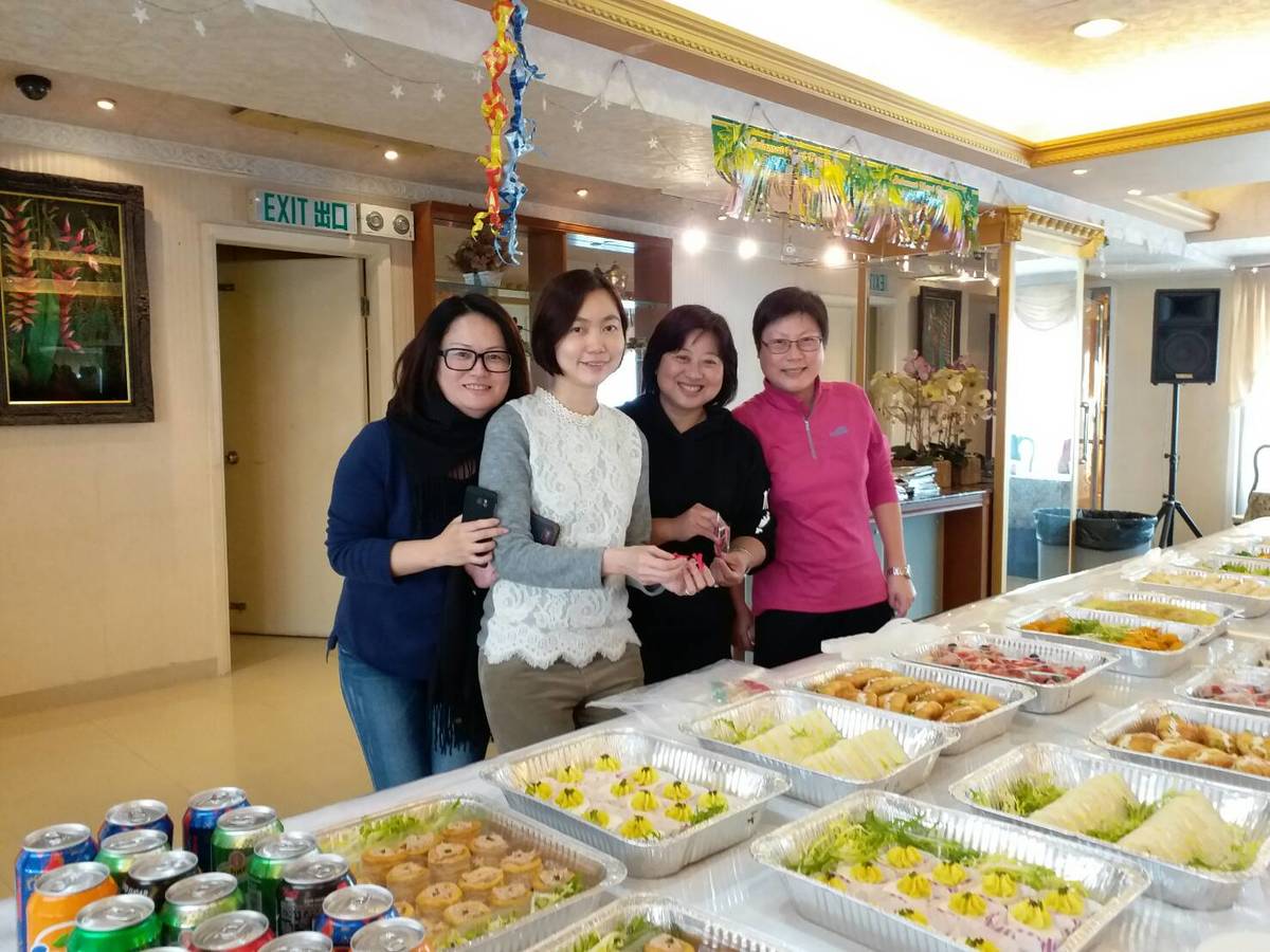 <地區校友會動態>金雞報喜-香港校友會成立大會 各校友會組恭賀團傳承會務經驗圖片