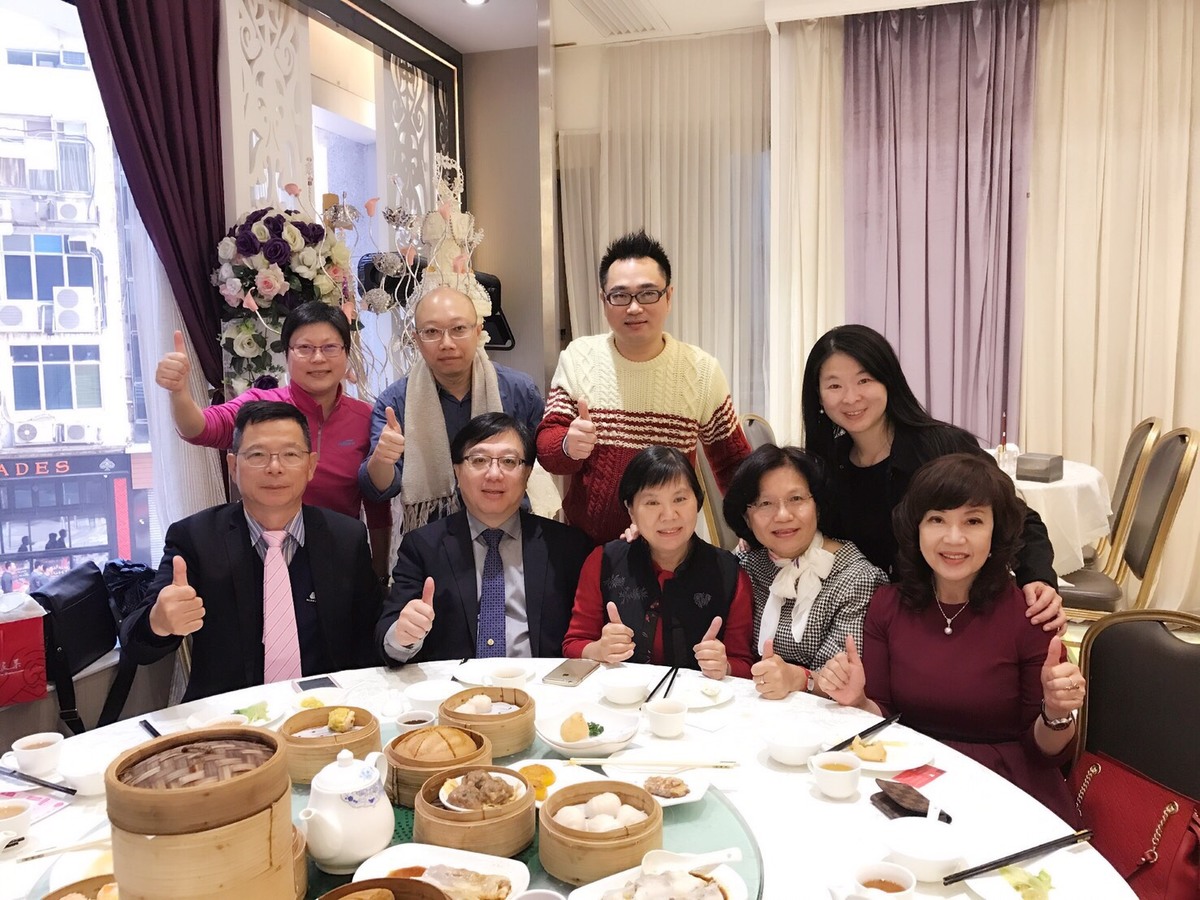<地區校友會動態>金雞報喜-香港校友會成立大會 各校友會組恭賀團傳承會務經驗圖片