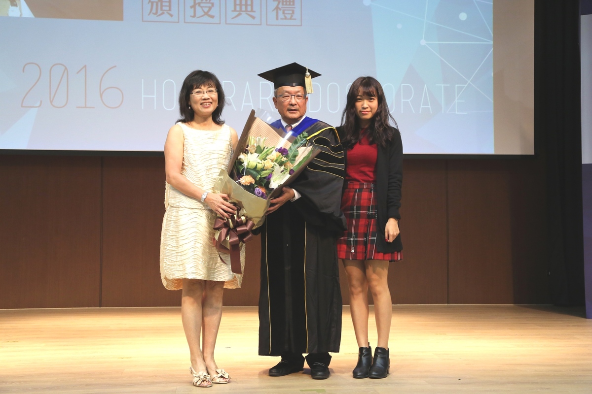 <校友榮譽>首位校友企業家 謝進南獲頒中山名譽博士圖片