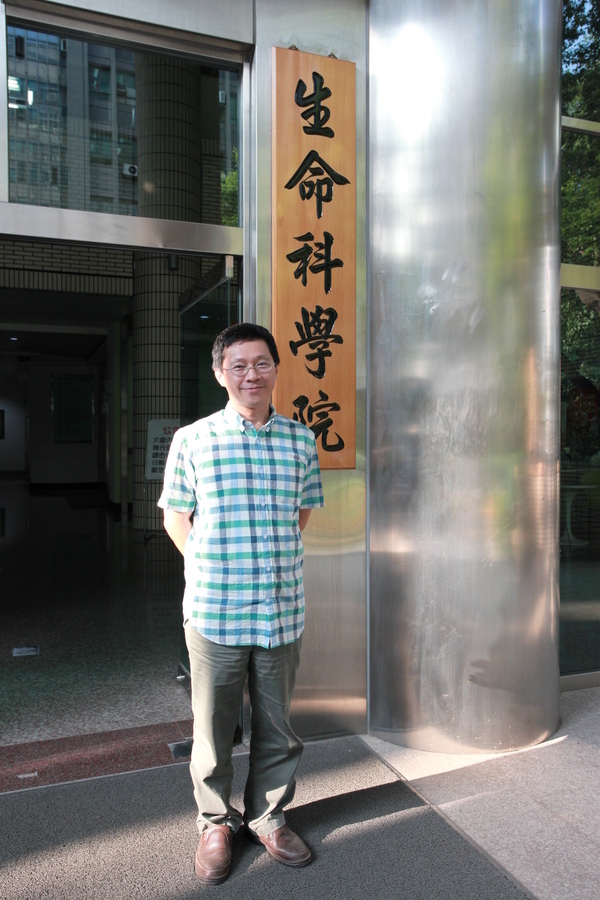 <104傑出校友>引進宏觀知識系統為台灣環境把脈 海洋資源學系76級林幸助圖片