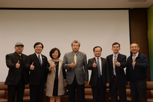 成功校友企業家系列報導》從「心」開始 翁朝棟談新南向：首重跨文化互信圖片