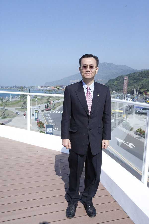 <西子樓圓夢計畫>拋磚引玉盼西子樓成為校友情誼網絡起點 東岩建設蔡崇禮董事長圖片