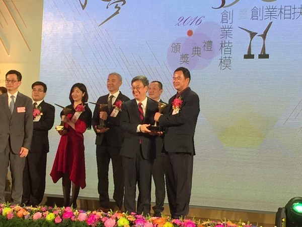 <得獎榮耀>卓越者的推手 幕後功臣 凱亞養殖場負責人鄭志強圖片