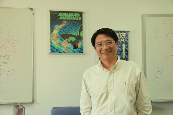 <103傑出校友>面對困難 要有無可救藥的樂觀 材料科學研究所77級何榮銘圖片