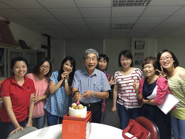 蘇董與員工 慶生圖片