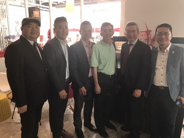 <校友動態>恭賀本校EMBA蘇鵬今學長「SINGLE INN單人房」第三間分店盛大開幕  校友夥伴力挺支持圖片