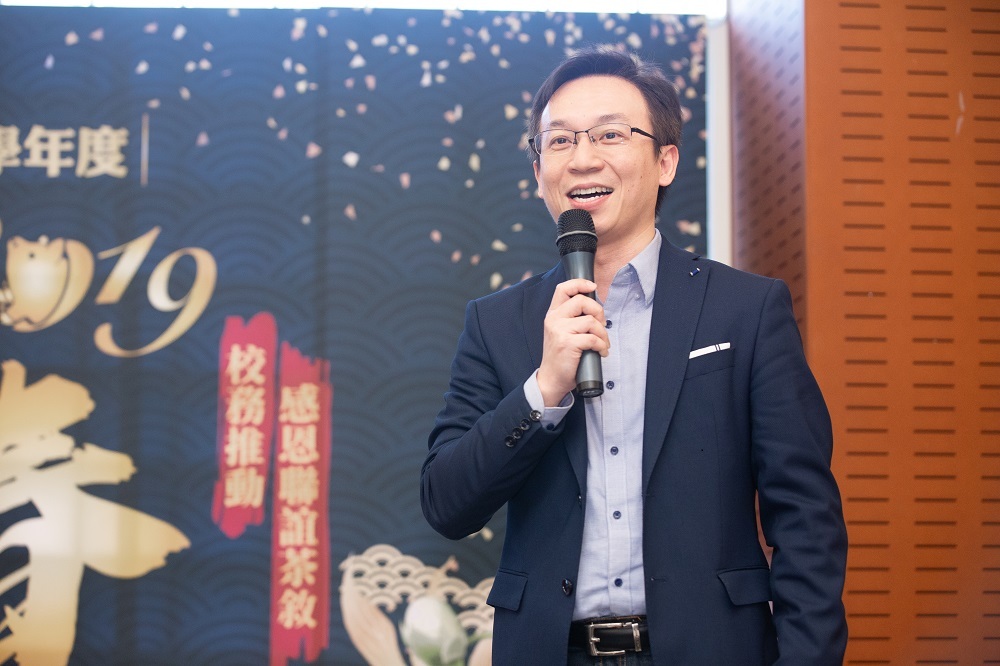 音樂系林鴻君教授介紹中山管樂團圖片