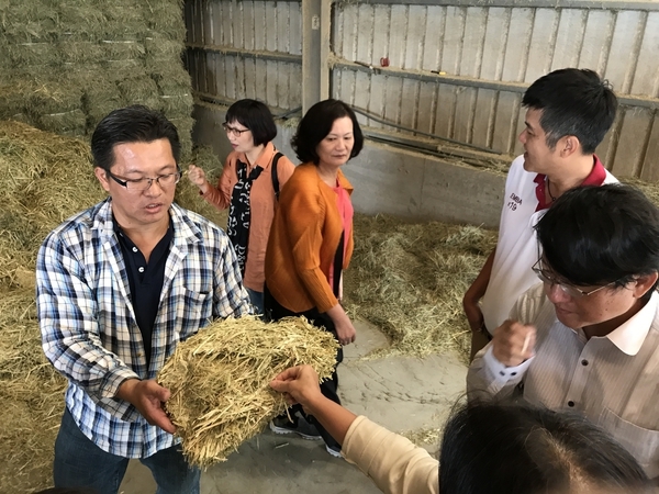 <地區校友會> 校友企業參訪 屏東萬丹崙頂牧場圖片