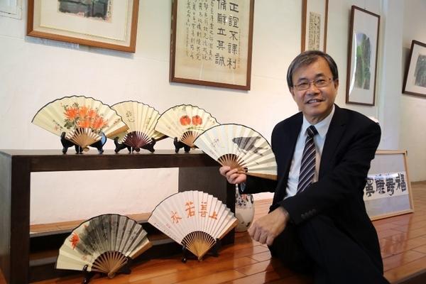 <母校活動>捐珍藏字畫圖片