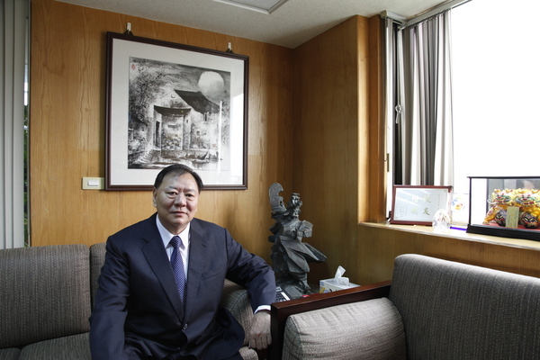 <102傑出校友>遇到困難冷靜思考 難題迎刃而解 EMBA-11雷祖綱圖片