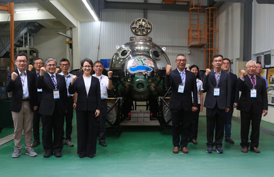 On the frontlines of marine technology: Vice President Bi-khim Hsiao visits NSYSU's underwater innovationsImage