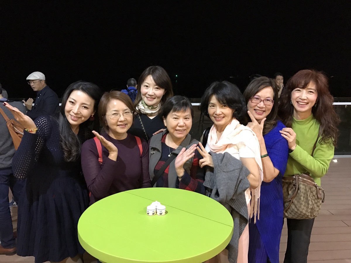 <地區校友會動態>高雄市校友會新春團拜 熱鬧共賞絕美煙火秀圖片