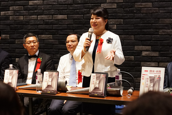 <校友亮點>中山EMBA新書《傳承‧承傳》經營者的心路歷程和蛻變軌跡圖片