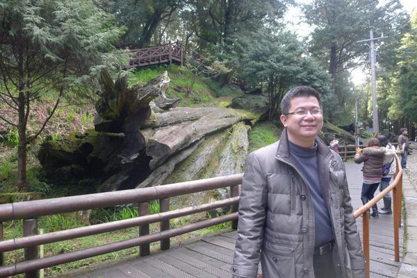<106傑出校友>勤學熱情  解開呆滯型僵直症的密碼--高雄長庚紀念醫院精神科系黃條來主治醫師兼副科系主任圖片