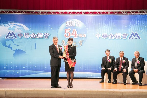 <西灣光華>超群領先來自持續創新突破 欣亞數位股份有限公司魏碧芬董事長圖片