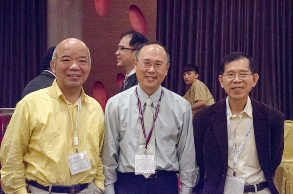 <106傑出校友>非線性的前進 非意外的成功—清華大學光電工程研究所教授兼所長黃衍介圖片