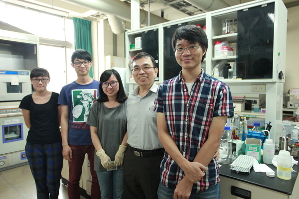 <104傑出校友>樂於學習新領域 專利研發抗癌新希望 材料科學研究所73級陳三元圖片
